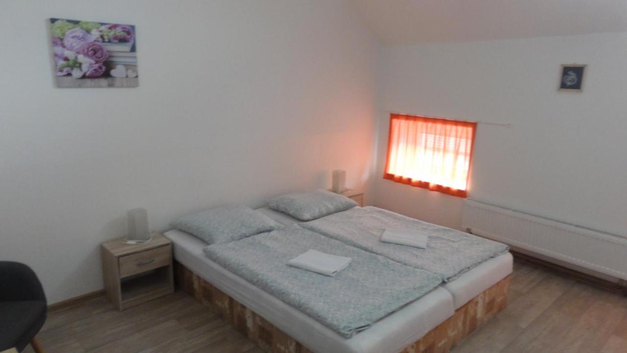 Penzion U Hradeb Znojmo Exterior foto